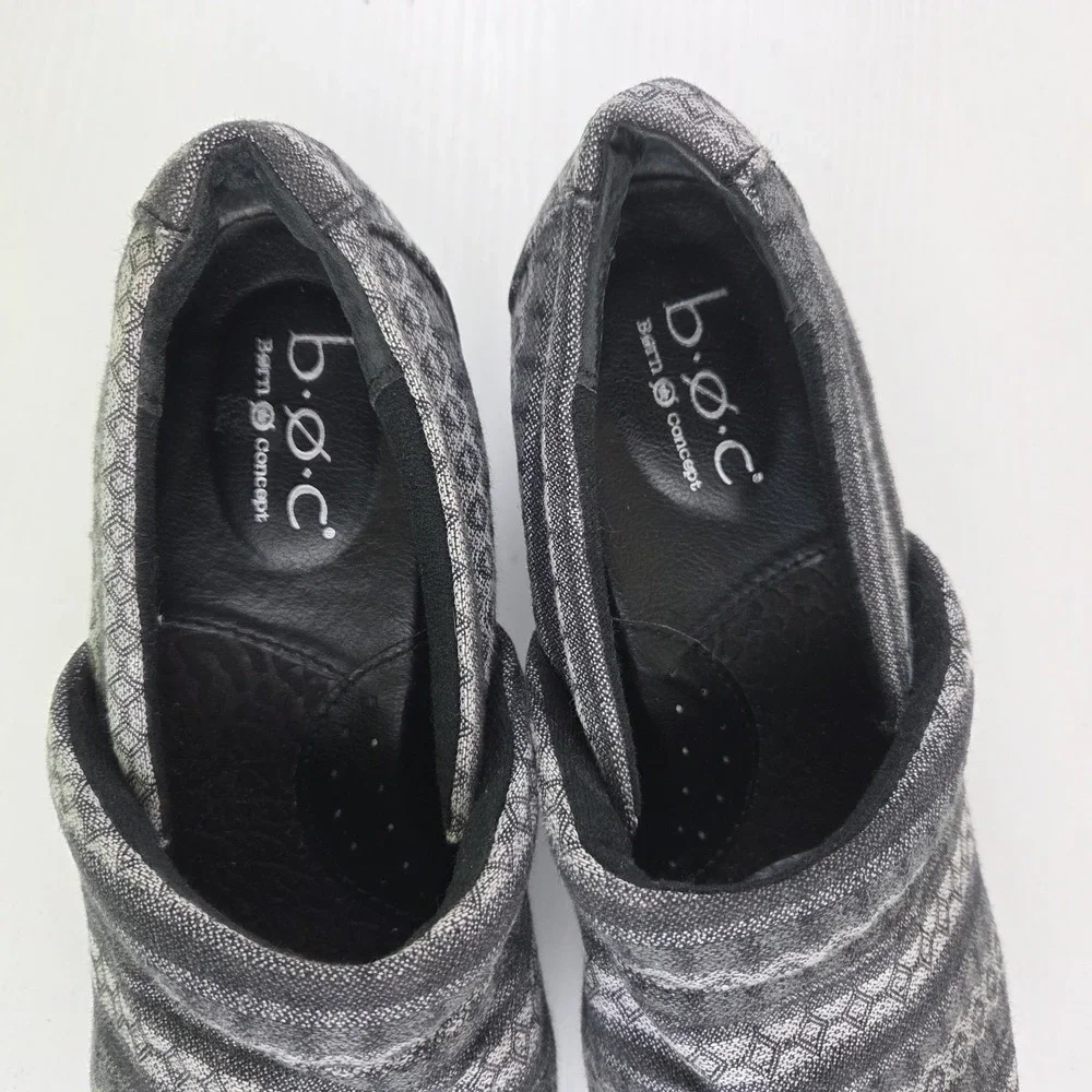 Born B.O.C. Gray/Black Slip On Fabric Clogs Heels Mules Women's Size 8 M